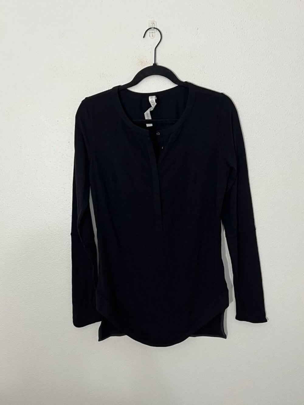 Lululemon Black Urbanite Henley Size 10 Women’s